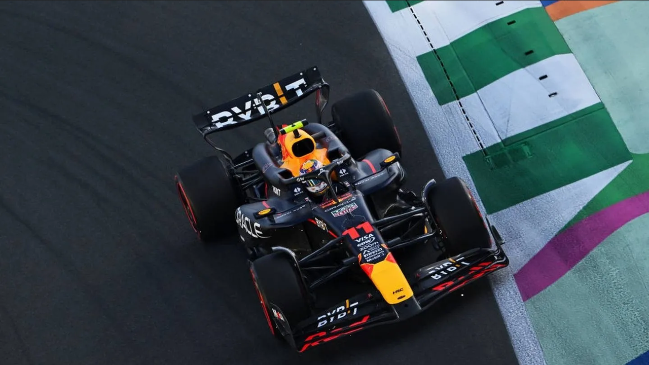 ¡Checo vuela en Jeddah! Ritmo de carrera y segundo en tandas largas