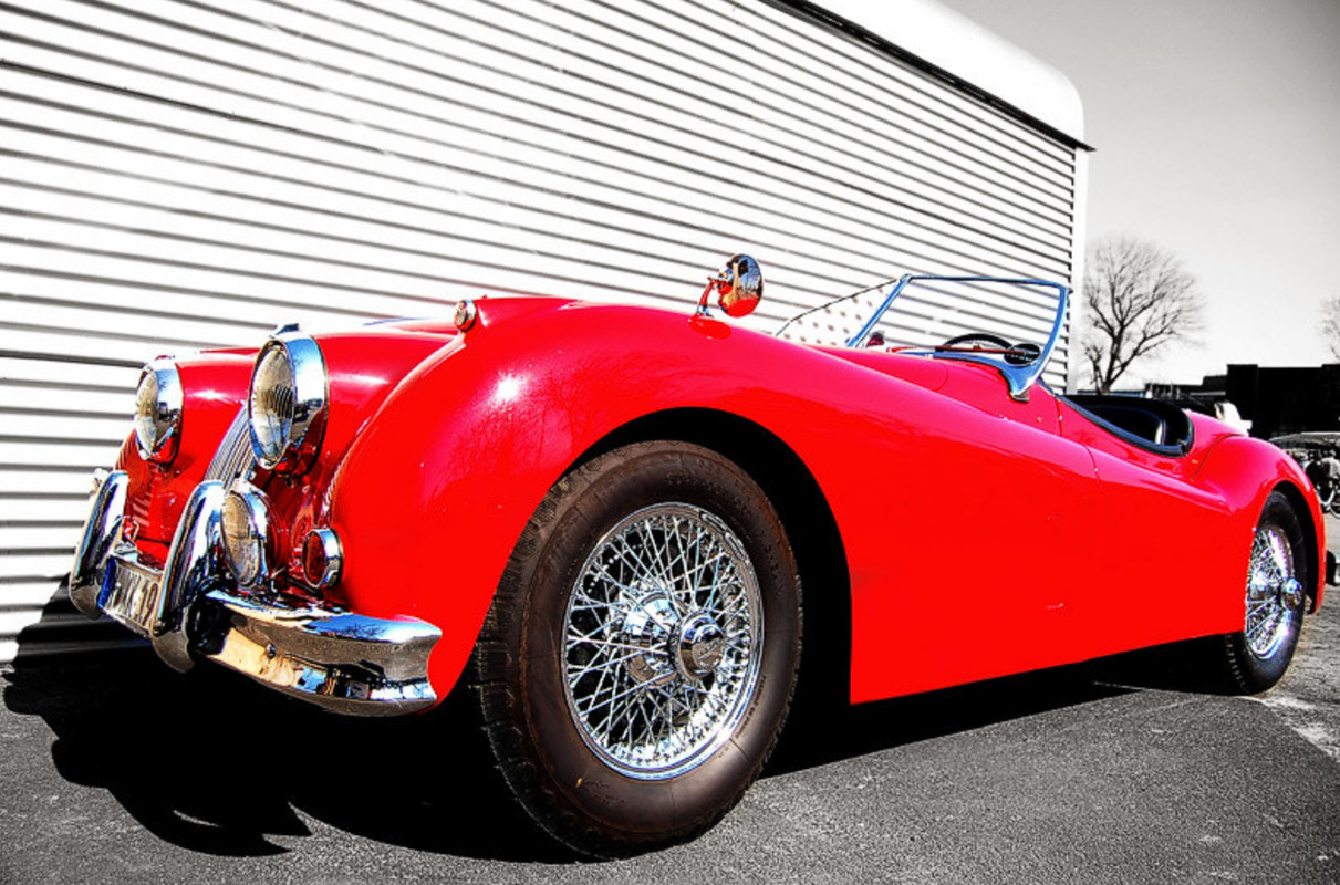 red-sports-car-dis.jpg