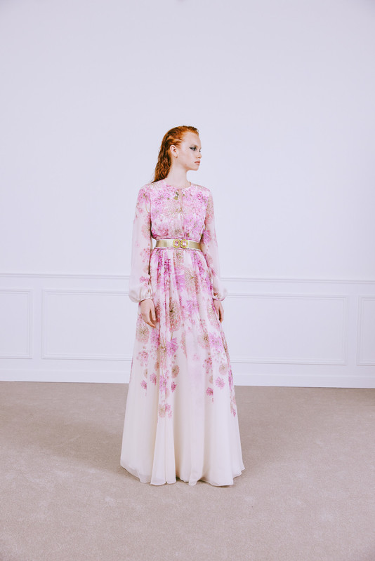 Giambattista Valli, la Resort 2024 con i colori della Costa Azzurra