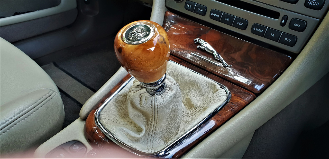 JAGUAR XTYPE GEAR KNOB JAGUAR XTYPE GEAR KNOB CENTRE Vehicle Parts
