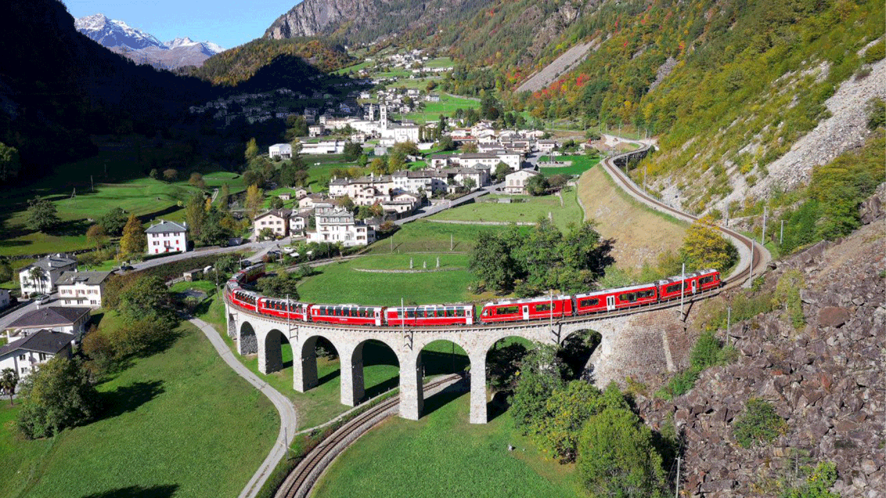 Rares et vieux trains - Page 4 Switzerland-bernina-express-brusio-spiral-viaduct-adaptive-767-1628070930716