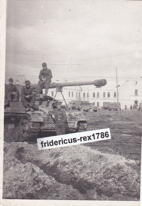 Foto schw. Panzerjäger -Abt.88 Selbstfahrlafette Nashorn Horniss