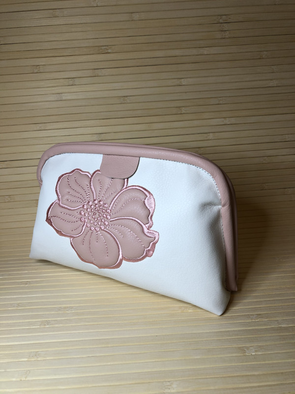 D69EEA10-AB2B-4C36-9F35-7A82E38ACBC4