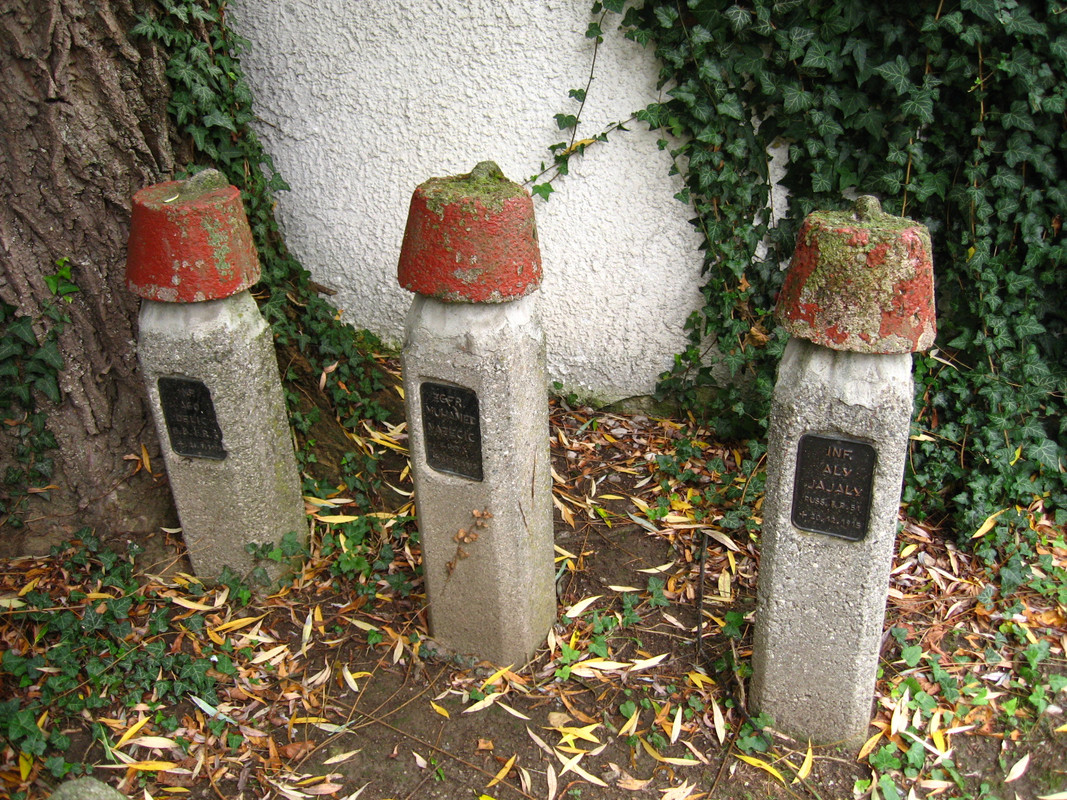 2006.09.18 Anzengruberstraße Mil. Friedhof_06