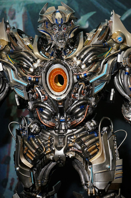 SDCC2015-Prime-1-Studio-Transformers-008