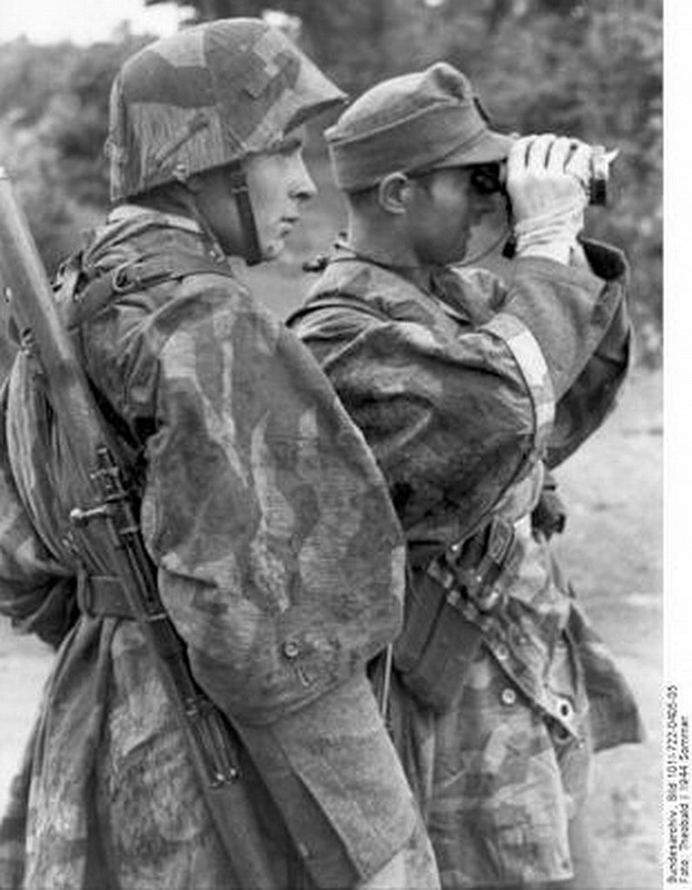 Soldados del Kampfgruppe Luck de la 21ª Division Panzer