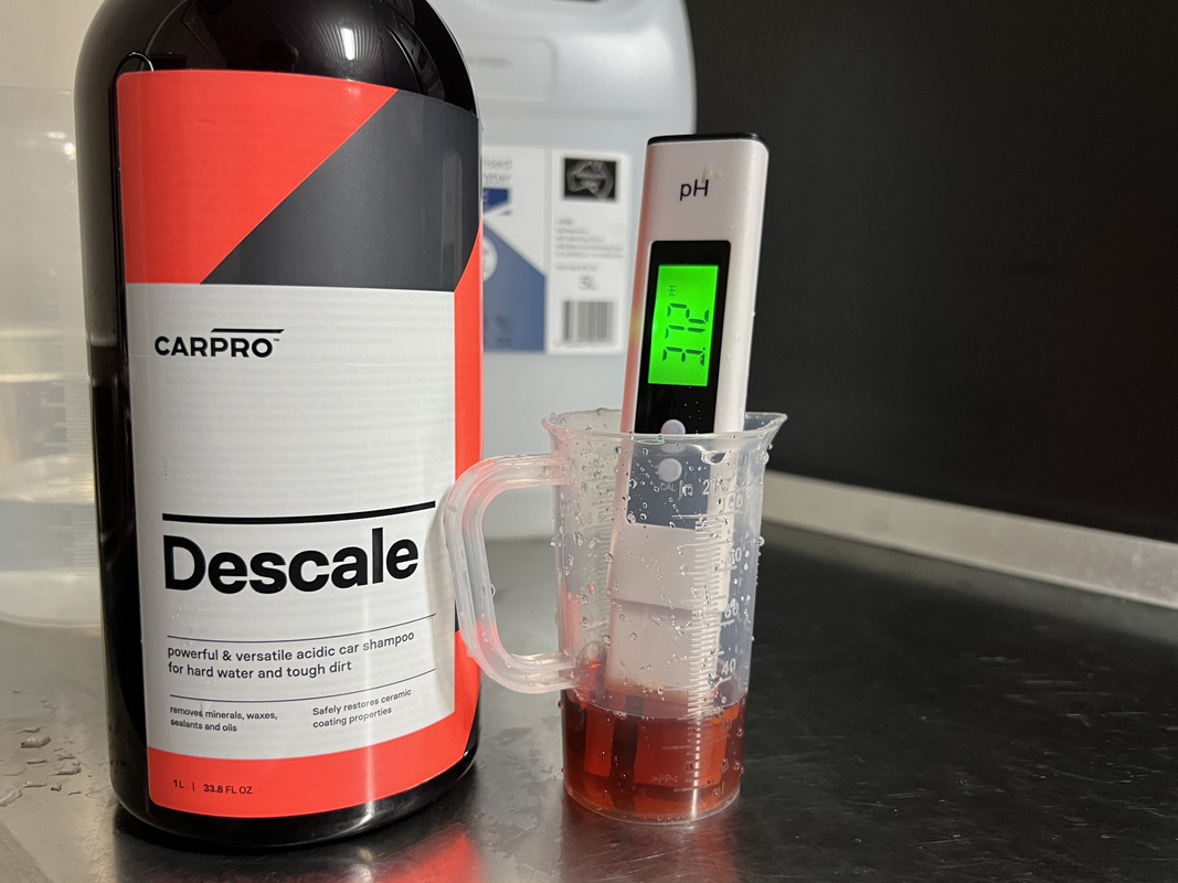 CARPRO DeScale Acid-Based Car Wash