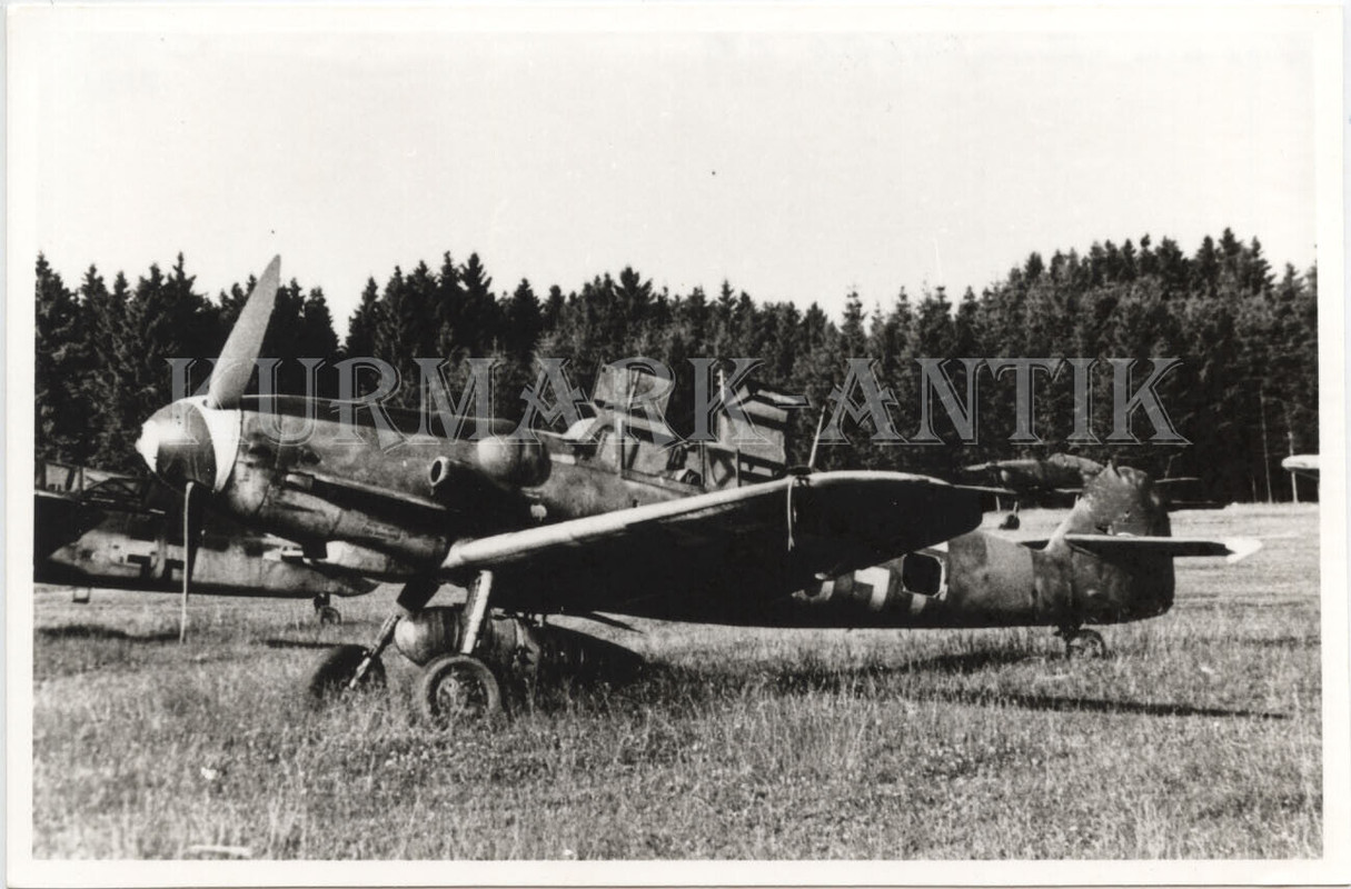 S788 Foto Wehrmacht Archiv Repro WL Flugzeug Me109 G-12 Fürstenfeldbruck Mai1945