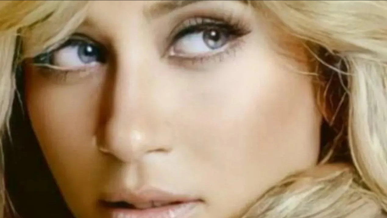 Noelia enamora al lucir cuerpazo en entallado atuendo rojo