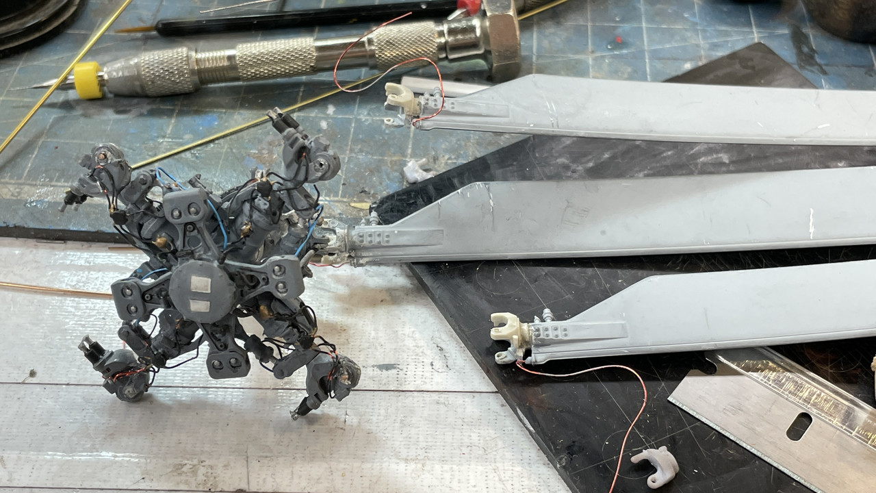 SH-60-B-Blades-removed.jpg