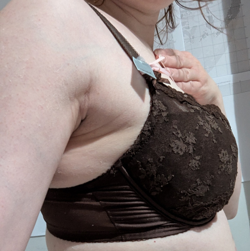 PXL 20251228 022827434