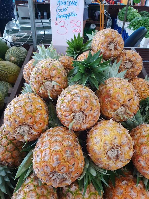 gold pineapple