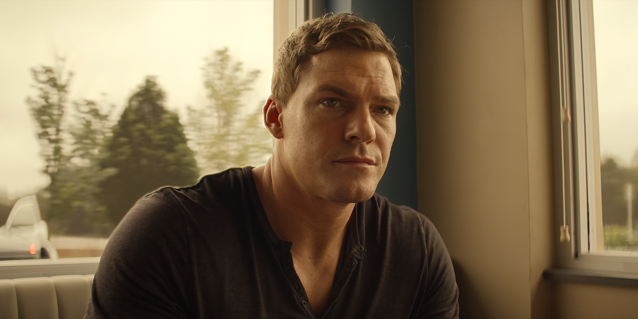 Reacher.S01E01.Welcome.to.Margrave.1080p.10bit.BluRay.AAC5.1.HEVC-Vyndros.mkv_snapshot_02.58_[2023.0