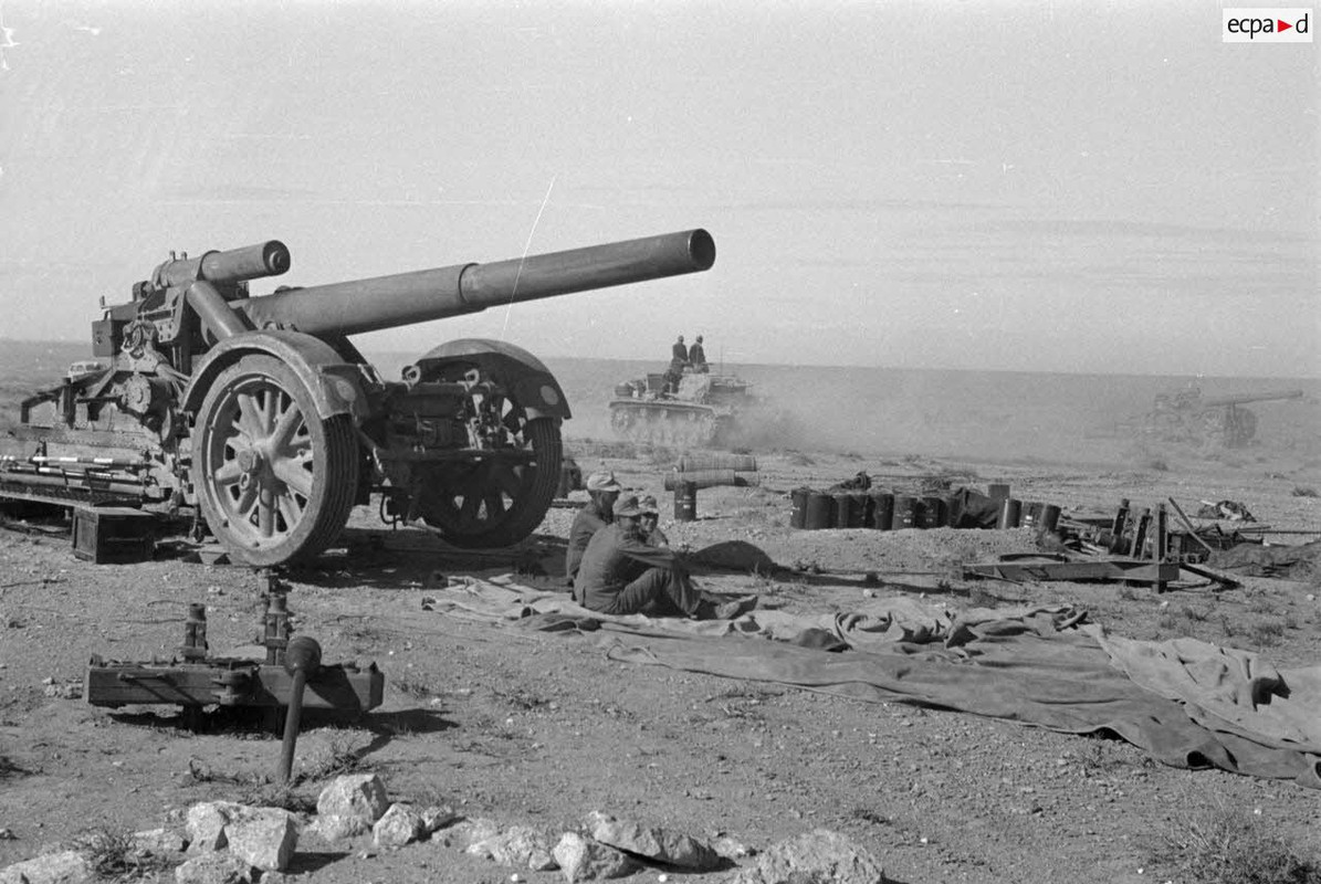 Une pièce d'artillerie de 21 cm Mörser 18.