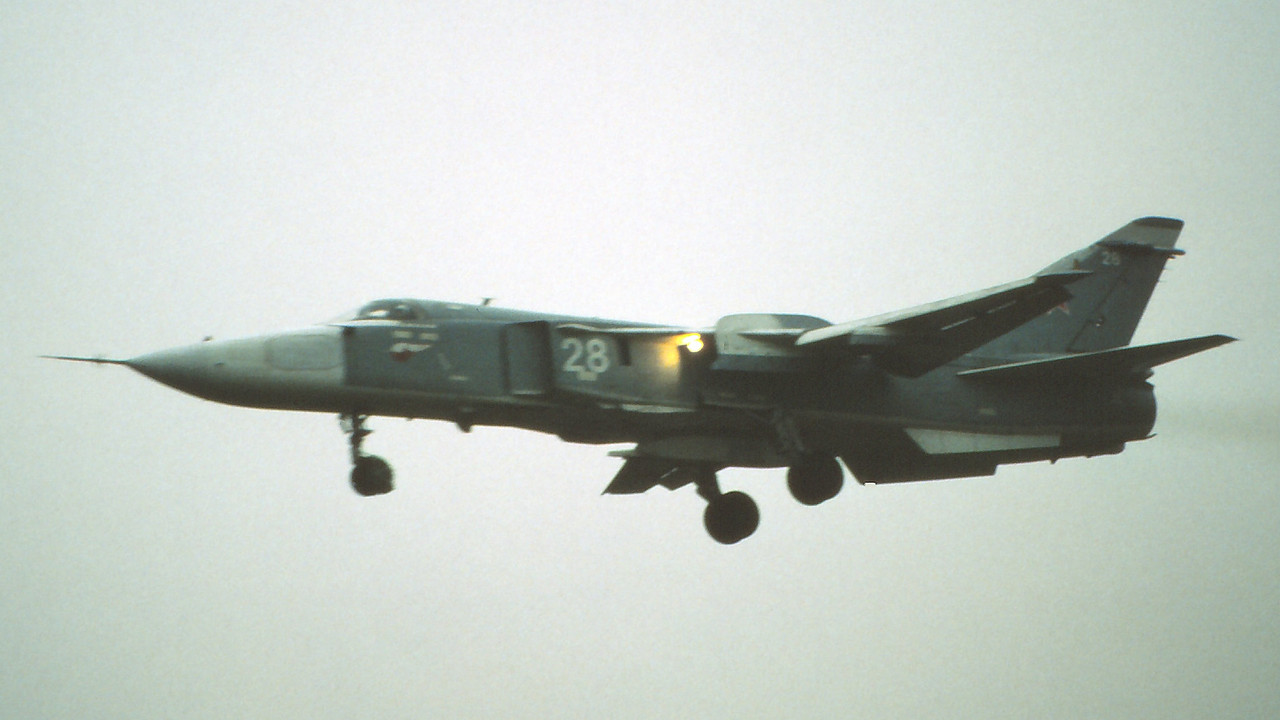 11 ORAP Su-24MR 28 White_0615314