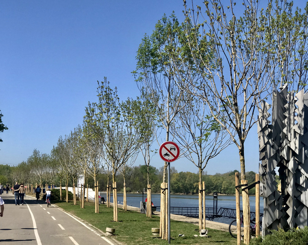 D97B3BB2-AF27-473B-BD7D-DA5F9F78AF5F