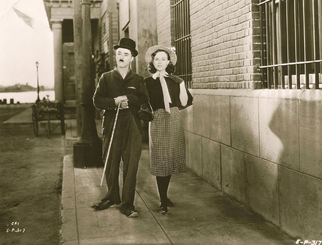paulette_goddard_mc46