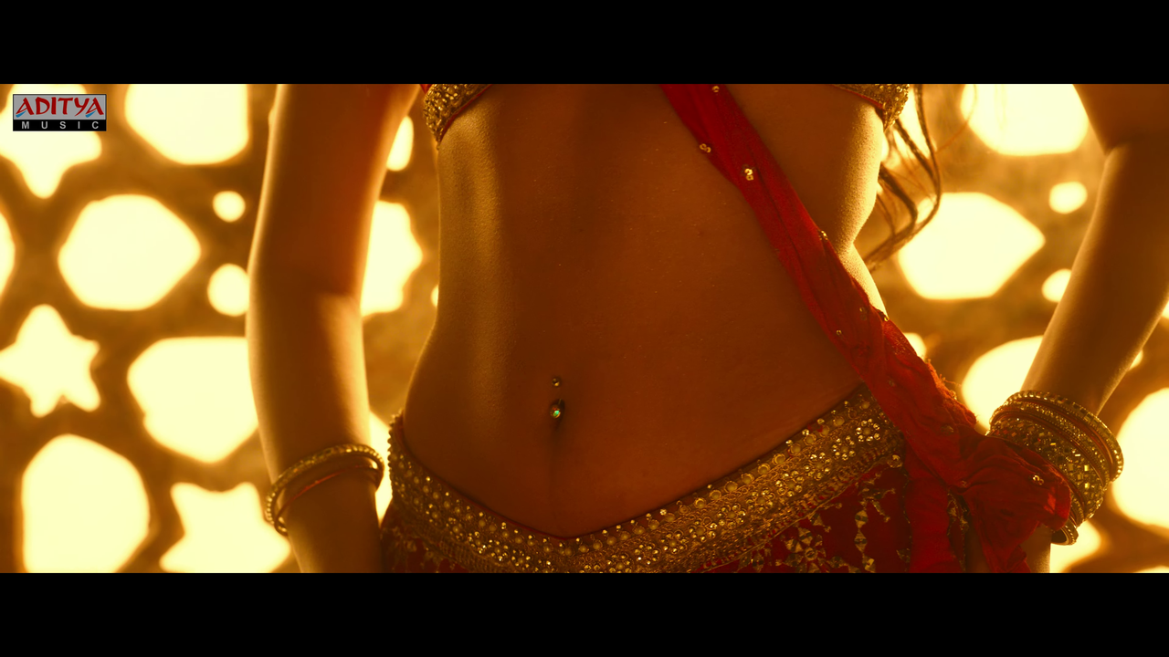 #Sreeleela #VayyariSong #JuniorMovie #SreeleelaNavelKiss #TollywoodViral #HotScenes2025 #BoldIndianActress #SouthIndianCinema #SreeleelaDance #VayyariKissScene #SreeleelaViralSong #TeluguMovieUpdates #SizzlingScenes