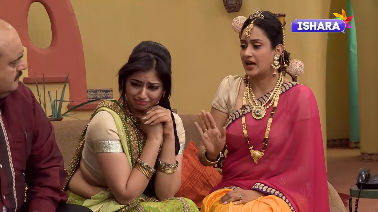 Reema Vohra Sexy Tummy, Big Navel and Boobs in saree from an old serial.mkv_snapshot_00.50.763