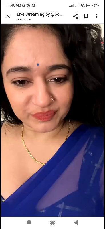 [Image: Poonam-Bajwa-Blue-Saree-Live-mp4-0026.jpg]