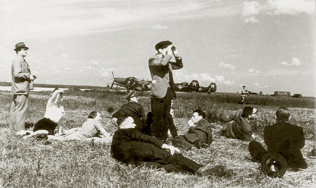 Bell-P-39-Airacobra-28IAP-318IAD-PVO-in-Moscow-Western-Air-Defense-Front-1943-01