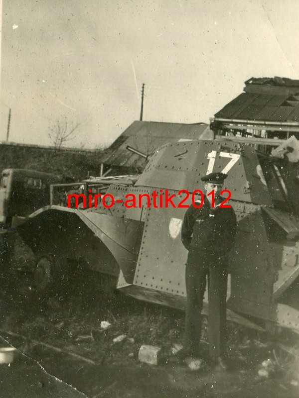Kriegsmarine, Matrose, zerstörter Panhard 178 Ar