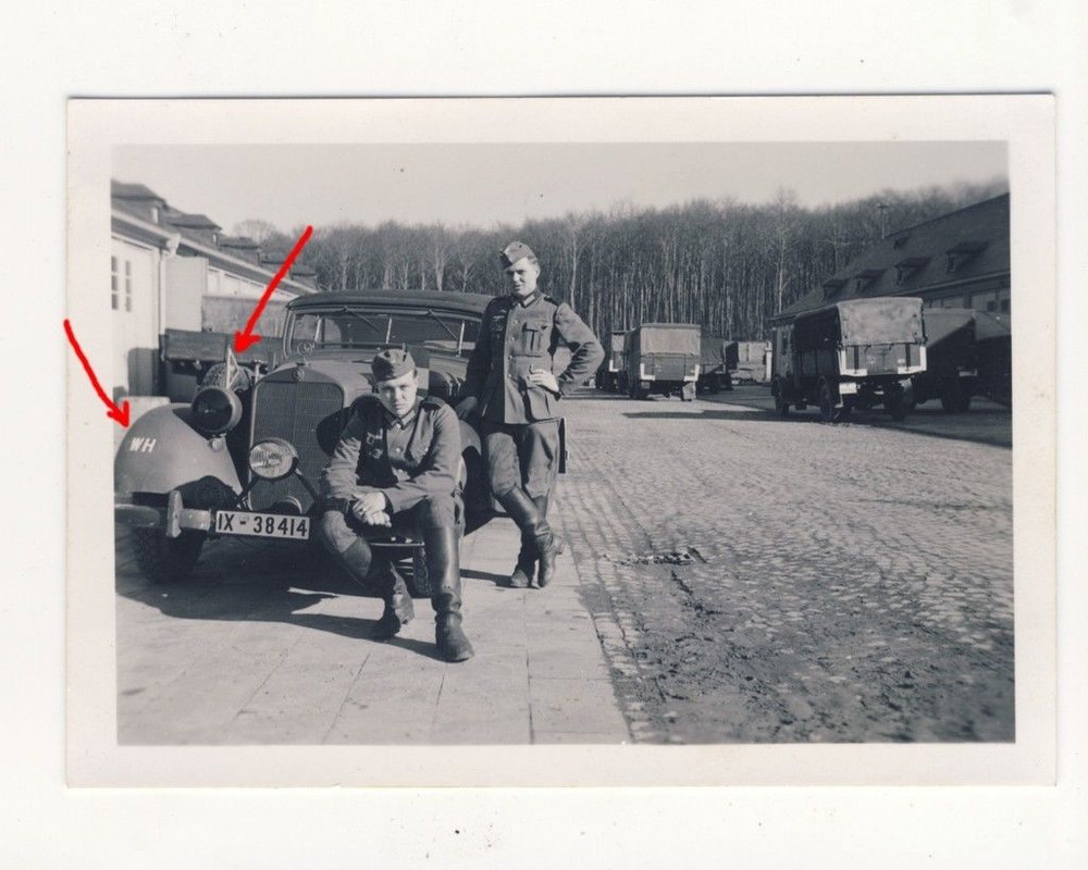 Foto Wehrmacht - Kübelwagen mit Stander Flagge -