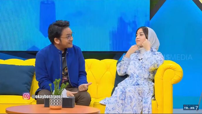 Calvin Jeremy dan Nikita Willy dalam acara Okay Bos