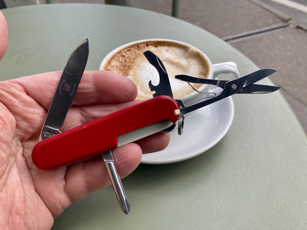 2DBDC6F4-A618-495B-884B-3B97200C4399