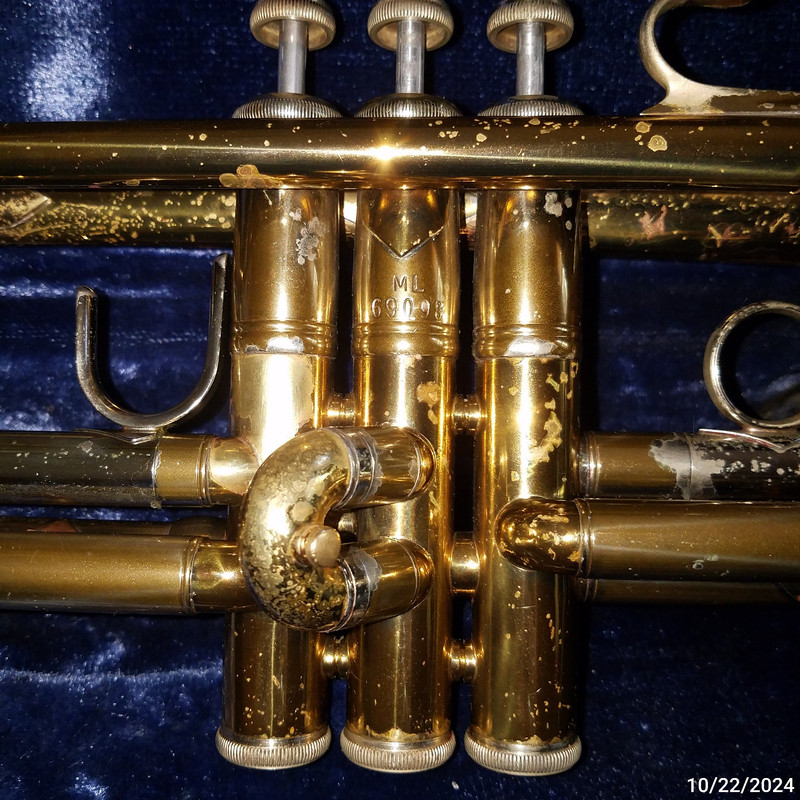 Bach 1973 Stradivarius 37 Trumpet sn 69098 (31) 20241022