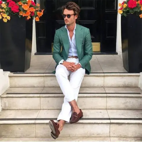 What should a male guest wear to a summer wedding?