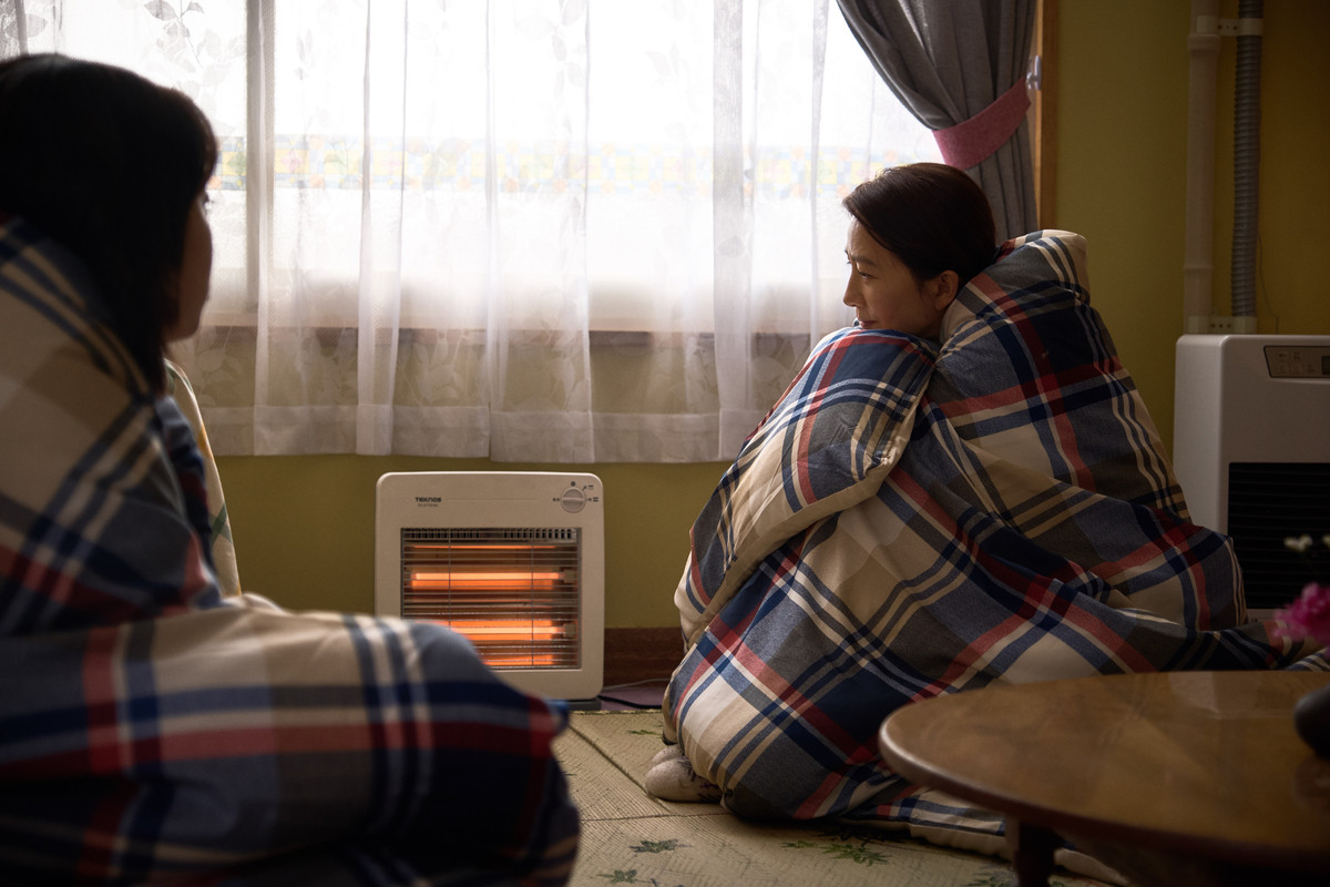 Film Moonlit Winter dibintangi Kim Hee Ae dan Kim So hye