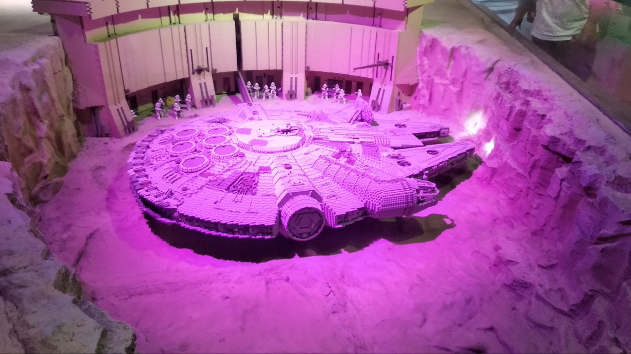 Millenium Falcon di LEGO Star Wars Miniland