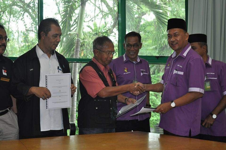 Majlis perjanjian bekalan buluh betong dengan Zoo Negara 2015