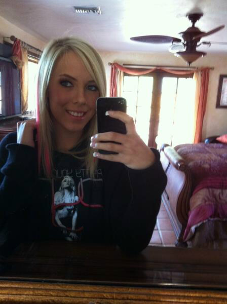 Bibi Jones Selfie