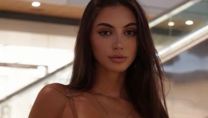 Sara Maughan Displays Her Perfect Naked Tits