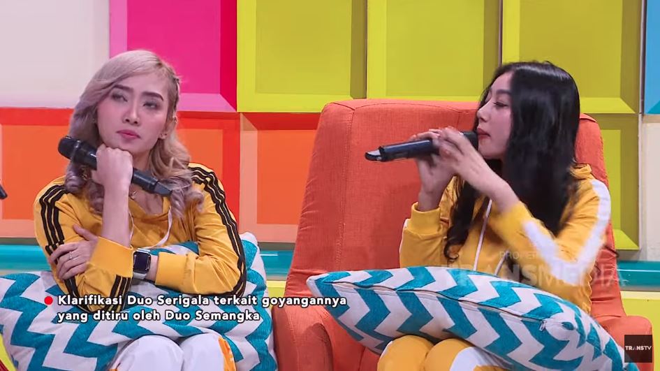 Pamela Safitri dan Oza Kioza Duo Serigala bertengkar di acara yang dipandu oleh Uya Kuya