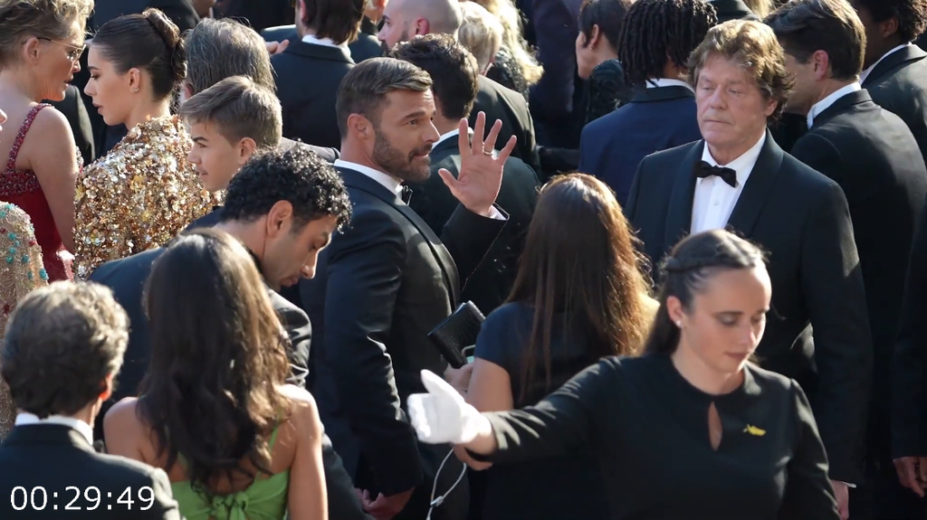 [Image: 1cwz3i8ld8sf.png]