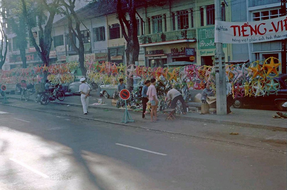 [Image: giang-sinh-noel-saigon-xua-11.jpg]