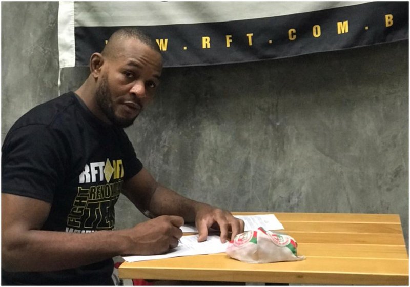 ММА боец, който впечатли Дейна Уайт дебютира в UFC през май