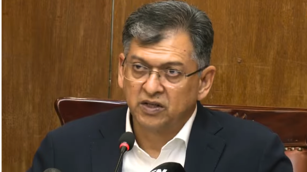 সংবিধান সংশোধনের পর তত্ত্বাবধায়ক সরকারের অধীনেই আগামী নির্বাচন: স্বরাষ্ট্রমন্ত্রী