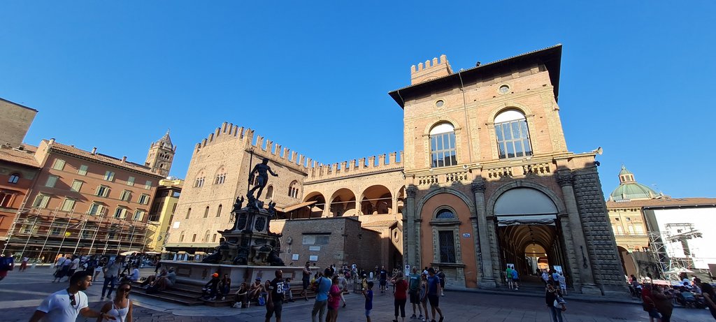 La Toscana 2022: entre termas y cipreses - Blogs de Italia - Bolonia: no solo Pisa tiene torres inclinadas (3)