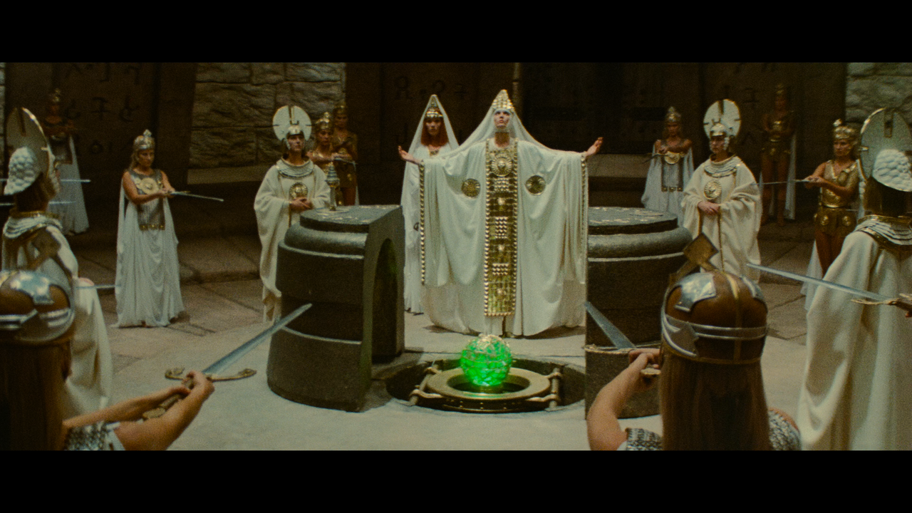 Red.Sonja.1985.BDRemux.UHD.2160p.HDR.DV7-Нечипорук.mkv_snapshot_00.06.26.321