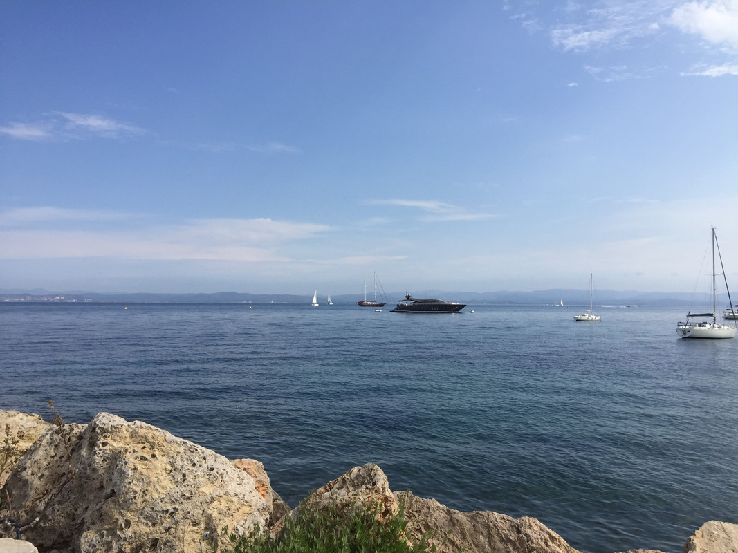 9754E03D-08B9-4AB3-A962-8143F6597AC9