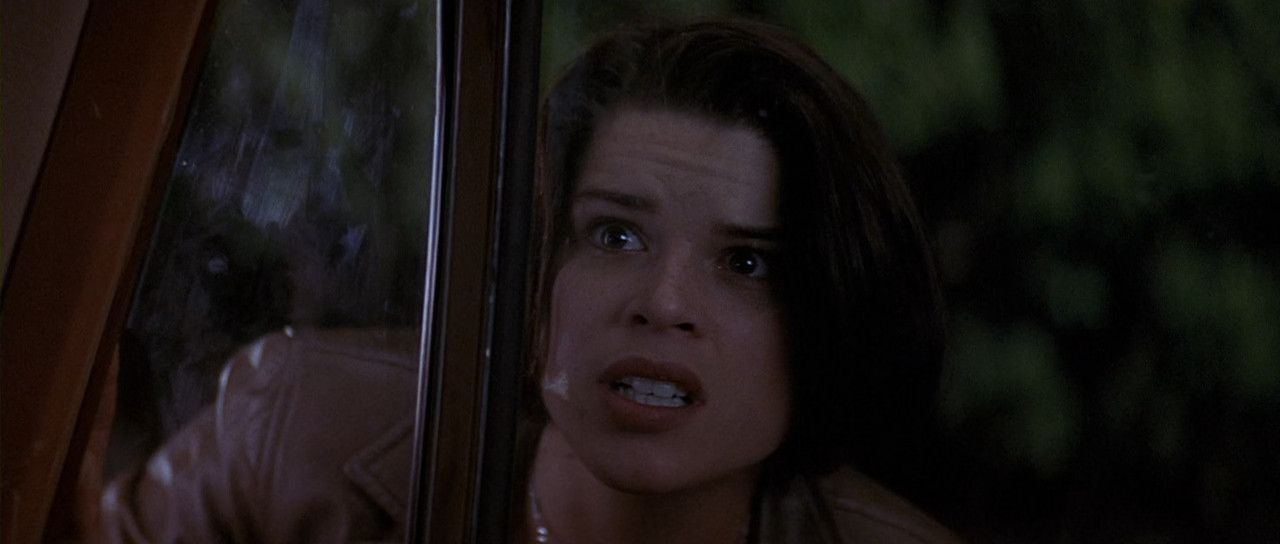 Scream 2 1997 (1080p x265 10bit Tigole).mkv_snapshot_01.30.15_[2