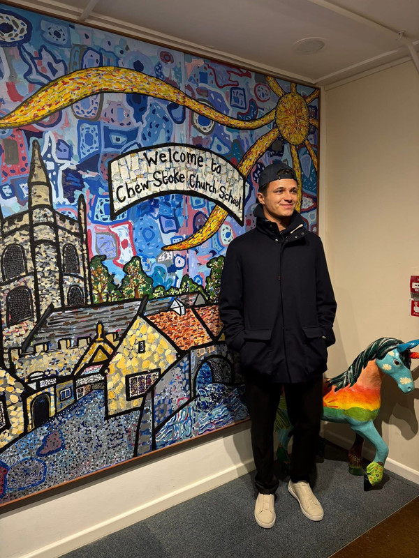 HARlu-U7a-YAAPh5f-format-jpg-name-large.