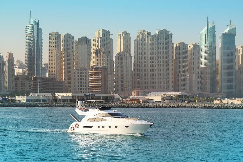 5 reasons why renting a yacht in Dubai is truly extraordinary Yates-dubai