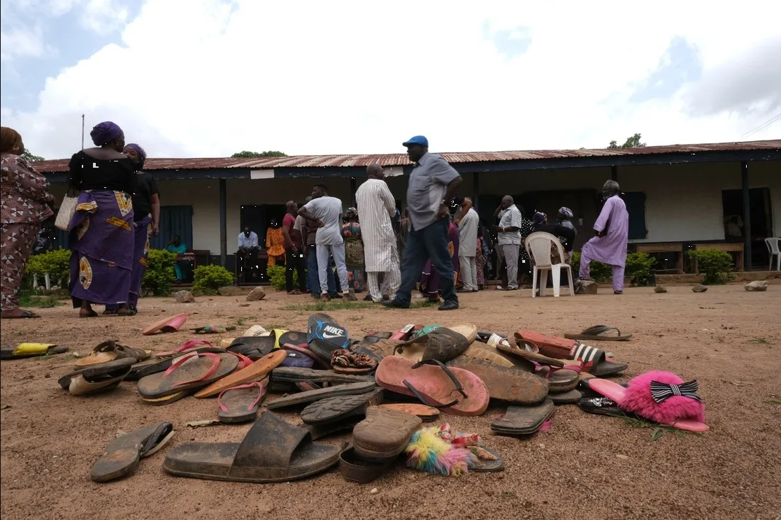 Hombres armados secuestran a más de 100 personas en el noroeste de Nigeria