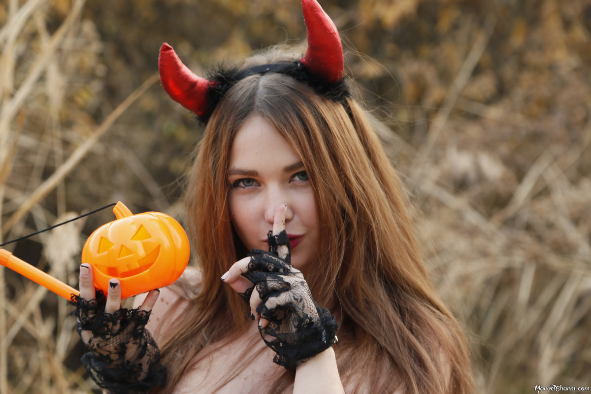 MarvelCharm_Mila-TrickorTreat-121