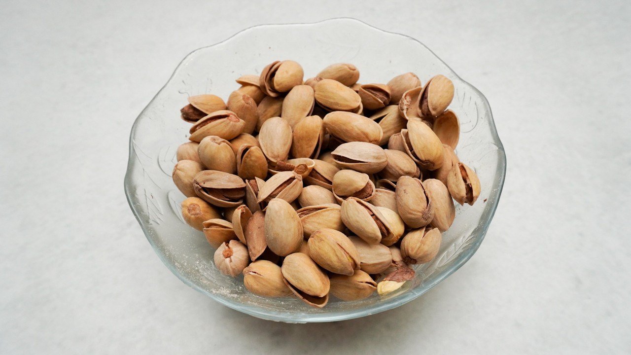 Pistac u ljusci pecen slan